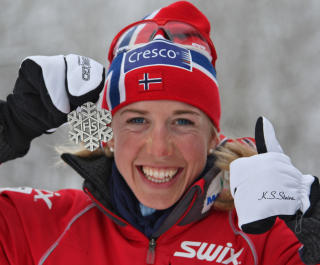 BIDRO TIL � HOLDE SEERNE P� NRK: Som nybakt s�lvvinner i Liberec-VM ble Kristin St�rmer Steira intervjuet i VM-studio i Grand Prix-pausen. Foto: SCANPIX