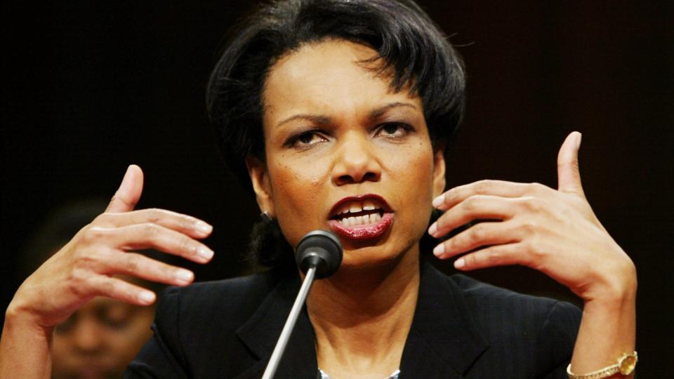 SIGNERTE MILLIONAVTALE: USAs tidligere utenriksminister Condoleezza Rice skal skrive tre b�ker om seg selv innen 2012. Foto: SCANPIX /EPA/JOE MARQUETTE
