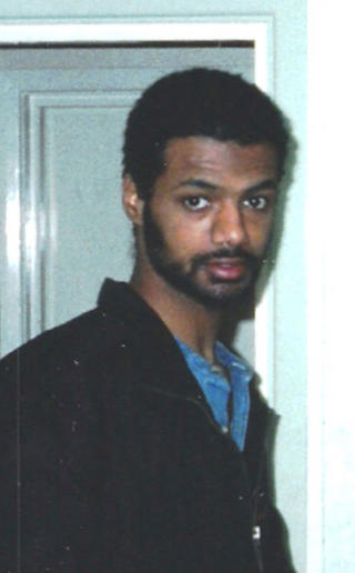 BRITISK FANGE: Et udatert bilde viser den 30 �r gamle britisketiopiske Binyam Mohamed f�r han ble fange i Guantanamo. Foto: AP