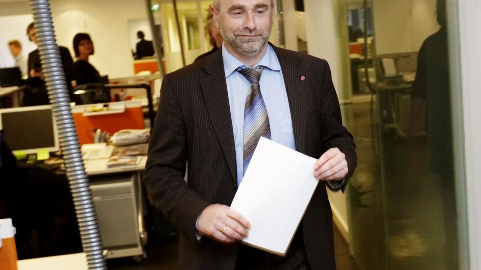 BEHOLDER BEMANNINGEN: De midlertidige stillingene i Nav blir ikke kuttet, sier arbeids- og inkluderingsminister Dag Terje Andersen p� en pressekonferanse mandag ettermiddag.
Dette er et tiltak for � l�sen krisen i etaten.
Foto Cornelius Poppe / SCANPIX