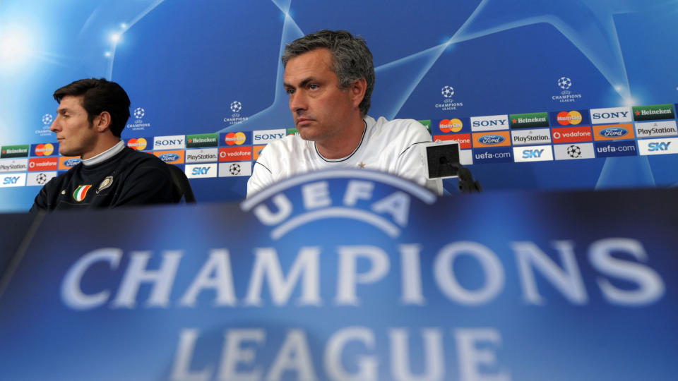 SELVSIKKER: Jose Mourinho tror det er Inter som g�r seirende ut av de to kampene mot Manchester United. Foto: Guiseppe Cacace / AFP.