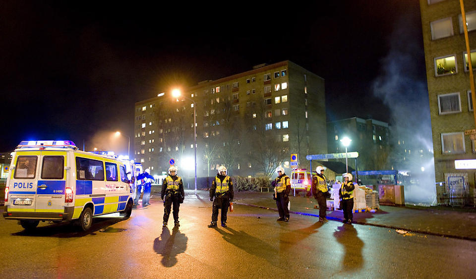 URO: Roseng�rd i Malm� har sett mye uroligheter i det siste. Her fra desember i fjor. Foto: SIMEON OG�N/SCANPIX