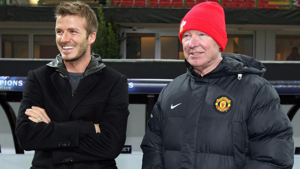 FULL FORSONING: David Beckham og sir Alex Ferguson har ikke blitt fotografert offentlig sammen siden f�rstnevnte forlot Manchester United. Glemt var imidlertid st�velsparking og annet ondt blod da Beckham troppet opp p� Uniteds trening p� Giuseppe Meazza kvelden f�r Champions League-m�tet med Inter.Foto: John Peters/Manchester United via Getty Images/All Over Press