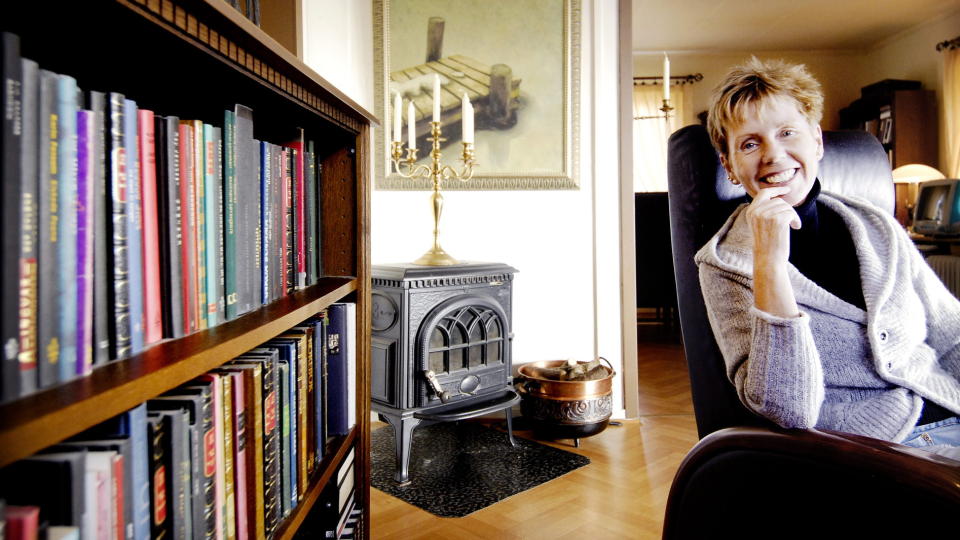 BUSKERUD: Belysningen er dunkel p� Karin Fossums dr�mmebibliotek. Foto: JOHN TERJE PEDERSEN