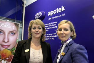 - IKKE SKADELIG: Administrerende direkt�r Elisabeth Hunter og kommunikasjonssjef Vibeke Hoff Norbye mener Boots har gode produkter. Foto: Geir B�lstad.