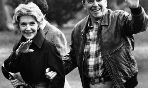 REAGANSK: Ronald Reagan og f�rstedame Nancy Reagan p� vei tilbake til Det hvite hus i 1984. Foto: AP Photo/SCANPIX