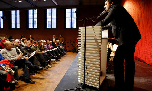 - PROBLEMER MED � SNAKKE �RLIG:- Ahsan tilh�rer den generasjonen som har problemer med � snakke �rlig og �pent om vanskelige ting, sier Abid Q. Raja. Foto: SCANPIX