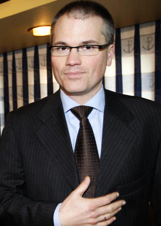 ANGRER INTET: Kommunikasjonsdirekt�r Geir Arne Drangeid mener Aker ASA b�rer et eventuelt tap uten problemer.
Foto: Lise �serud / SCANPIX