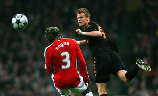 SKJ�T UTENFOR: Riise hadde et knallskudd, men fors�ket gikk utenfor. Foto: Carl de Souza / AFP.