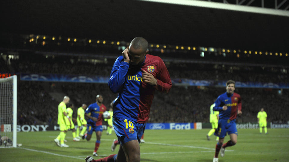 UTLIGNET: Thierry Henry utlignet med hodet for Barcelona. Dermed har spanjolene et greit utgangspunkt f�r returm�tet i p� Nou Camp. Foto: Fred Dufour / AFP