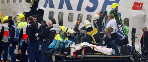FLERE SKADDE: Det er uklart om det er omkomne. Men flere skal v�re hardt skadd. Foto: AFP / UNITED PHOTOS PAUL VREEKER / SCANPIX