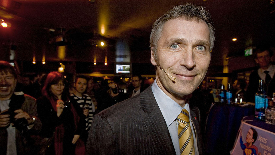 HUSKER ANNA LINDH: En �penhjertig Jens Stoltenberg snakket om finanskrise, pensjonsreform, det � v�re gjest i �Nytt p� nytt� - og livet i rampelyset, p� godt og vondt. Foto: CORNELIUS POPPE / SCANPIX