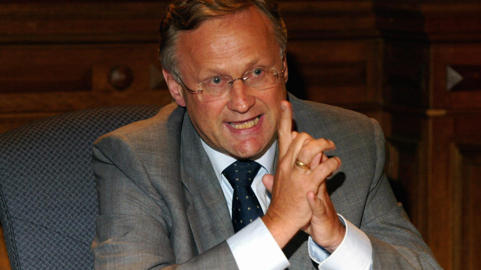 HJELP FRA ISLAND: Norges Bank sentralbanksjef Svein Gjerdrem.
Foto: Terje Bendiksby / SCANPIX