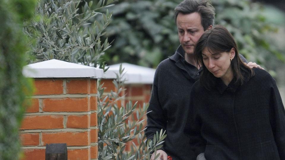 I SORG: Den konservative opposisjonslederen David Cameron og kona Samantha opplevde alle foreldres verste mareritt, da s�nnen Ivan (6) plutselig d�de i g�r. Foto: REUTERS/SCANPIX