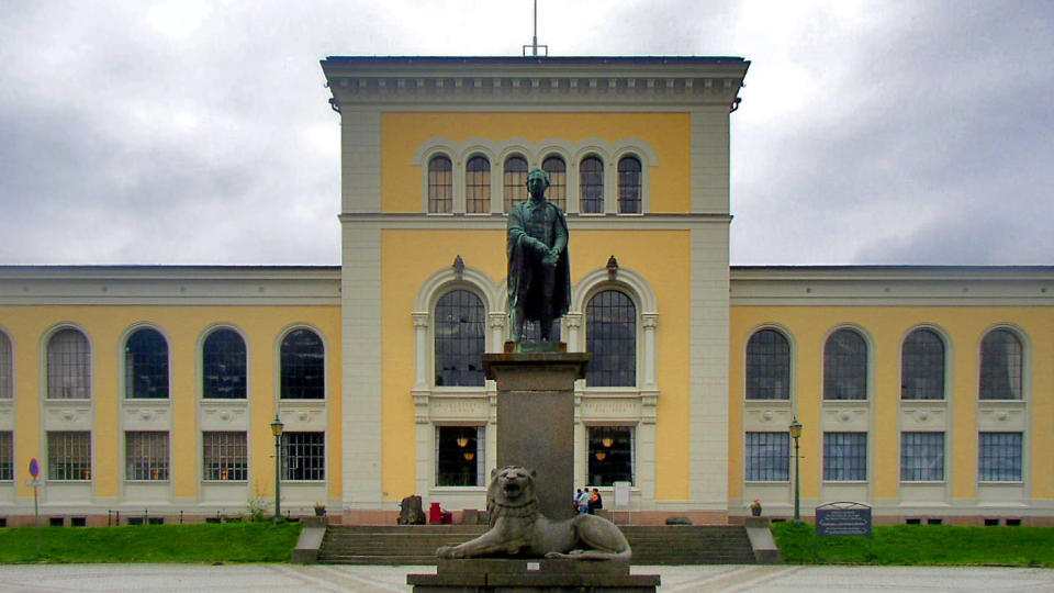 VIL HA GRANSKNING VED UNIVERSITETET I BERGEN: - Det handler om det svenske og norske h�gskolesystemets troverdighet og legitimitet, sier Magnus Petersson i dette debattinnlegget om Rekkedalsaken.Foto av Bergen museum, en del av universitetet: Floflo/Wikimedia Commons