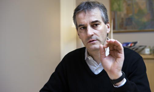 IKKE INNKJ�PT: Jonas Gahr St�res bok �� gj�re en forskjell� kom ikke med i innkj�psordningen i fjor. Foto: SIGURD FANDANGO