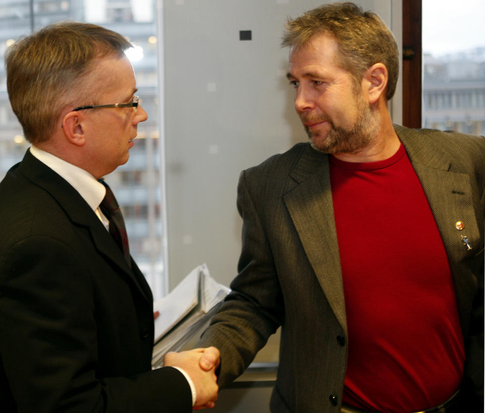 HAR V�RT UENIGE: Arne Johannessen og justiminister Knut Storberget har debattert heftig i det siste. N� h�per Johannessen at Storberget snart blir frisk.
Foto: Knut Falch / SCANPIX