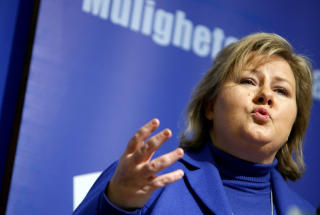 - SYND P� STORBERGET: - Jeg synes synd p� ham. Han framst�r som en stakkar, sa Erna Solberg til NTB under hijab-debatten. Foto: Erlend Aas / SCANPIX