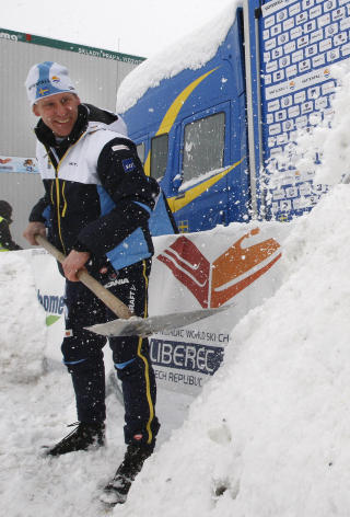 LEGENDE: Sveriges landslagssjef Gunde Svan mener duellen mellom Petter Northug og Axel Teichmann var kattens lek med musa. 
Foto: Lise �serud, Scanpix