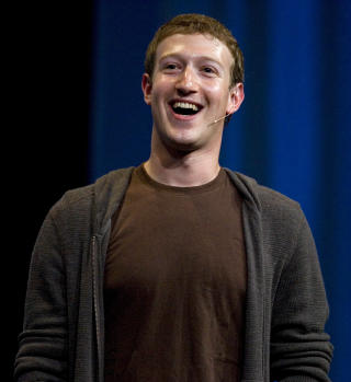BLE MILLIARD�R: Mark Zuckerberg laget Facebook for at Harvard-studenter skulle f� en nettbasert versjon av skolens �rbok og fordi han var ulykkelig forelsket og trengte noe annet � tenke p�. Det ble en verdenssuksess som har gjort ham til verdens 351. rikeste mann, skal vi tro Forbes' liste. Foto: REUTERS/Kimberly White