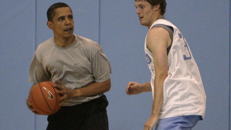 FRISK SOM EN FISK: Barack Obama er frisk som en fisk. Flere brev med hiv-infisert blod ble sendt og kolleger i desember. Foto: Jae C. Hong/AP