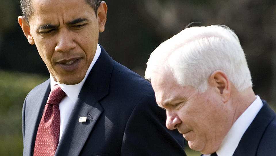 VIL IKKE FRIGI BILDER: En talsmann for Pentagon opplyser at bilder knyttet til behandling av fanger tatt i milit�re operasjoner mellom 11. september 2001 og 22. januar 2009 heretter ikke vil bli frigitt. Her president Obama sammen med forsvarsminister Robert Gates. Foto: Reuters / Scanpix