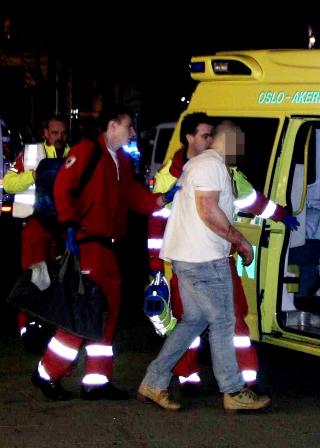 F�R HJELP: Flere ambulanser kom til og hjalp de skadde. Foto: ROGERIO SNARLI
