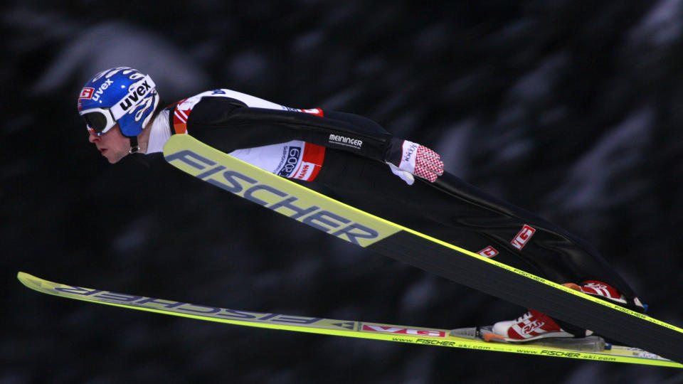 SAMMEN FOR MEDALJE: Anders Jacobsens bronse i g�r var en opptur for hoppgutta. Sammen med Anders Bardal, Tom Hilde og Johan Remen Evensen fulgte Jacobsen opp med s�lv i lagkonkurransen. Foto: SCANPIX/REUTERS/Petr Josek