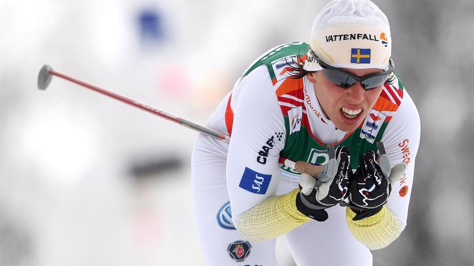 FRA GULL TIL GR�STEIN: Charlotte Kalla hadde en fantastisk fjor�rssesong, men i �r har alt g�tt p� tverke for den svenske yndlingen.Foto: SCANPIX/EPA/SRDJAN SUKI