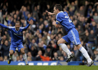 SAKSESPARK: John Terry scorer som regel hodem�l for Chelsea. Mot Wigan saksesparket stopperen inn ledelse. Foto: Kieran Doherty / REUTERS