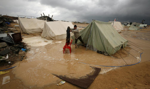 HUMANIT�R KRISE: Tusenvis av palestinere ble hjeml�se under Israels siste offensiv mot Gaza. I morgen leder Norge giverlandkonferansen for gjenoppbygningen av Gaza. Foto: Scanpix