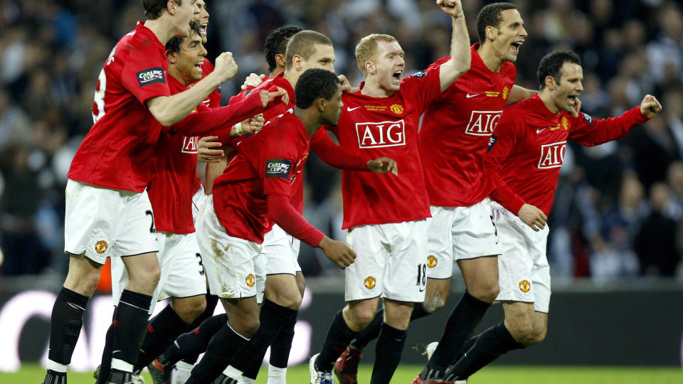 F�RSTE TROFE: Manchester United tok sin f�rste pokal i 2009 da Tottenham ble sl�tt p� straffekonkkurranse. Foto: Kirsty Wigglesworth / EPA.
