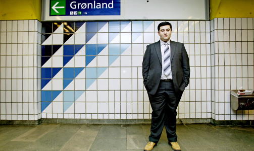 SISTE SKANSE: - Frp er innvandrernes siste skanse, sier Mazyar Keshvari. Han er leder for Alna Frp, bytstyremedlem og stortingskandidat for Frp. Foto: DAGBLADET SISTE SKANSE: - Frp er innvandrernes siste skanse, sier Mazyar Keshvari. Han er leder for Alna Frp, bytstyremedlem og stortingskandidat for Frp. Foto: DAGBLADET