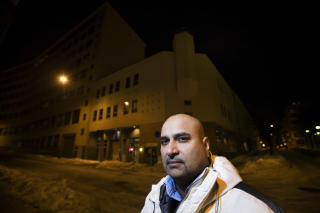 VIL HA MOSKE-STOPP: Frp-medlem Danny G. Chaudhry gikk ut i Dagbladet.no for en uke siden å krevde moské-stopp i Oslo. Her forann moskeen i Urtegata i Oslo. Foto: HENNING LILLEGÅRD VIL HA MOSKE-STOPP: Frp-medlem Danny G. Chaudhry gikk ut i Dagbladet.no for en uke siden å krevde moské-stopp i Oslo. Her forann moskeen i Urtegata i Oslo. Foto: HENNING LILLEGÅRD