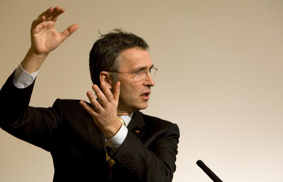 H�PER P� JENS: Partene i meklingen i stat og kommune regner med at statsminister Jens Stoltenberg (Ap) og regjeringen skal gripe inn og l�se pensjonsfloken. Foto: SCANPIX