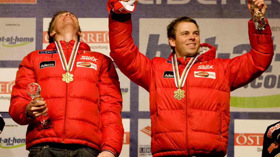 GULLGUTTER: Ola Vigen Hattestad (t.v.) og Johan Kj�lstad p� toppen av pallen etter sprintstafetten i Liberec. Foto: H�kon Mosvold Larsen/Scanpix