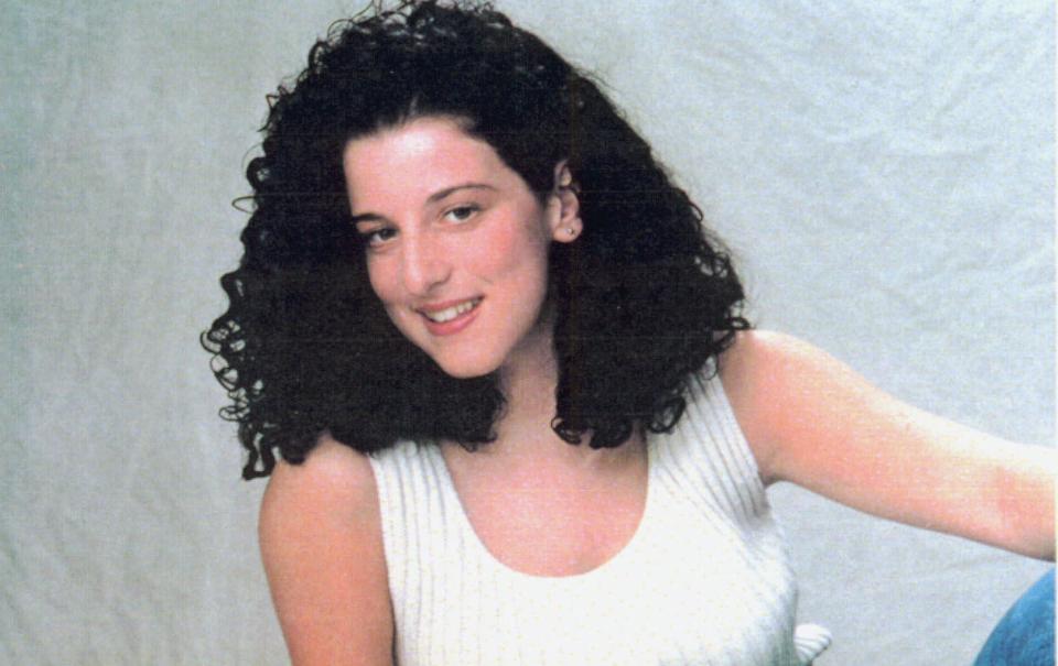 DREPT: Chandra Levy (24) ble funnet i en busk i 2002, ett �r etter at hun forsvant. N� mener myndighetene at de har l�st drapsg�ten. Foto: SCANPIX