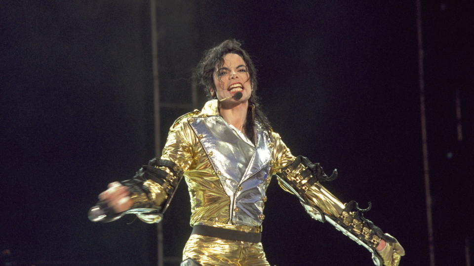I TOPPFORM: Michael Jackson - her avbildet under Valle Hovin-konserten - gj�r comeback til sommeren. FOTO: HANS ARNE VEDLOG