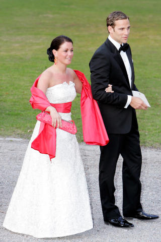 EKSEN: Emma Pernald og Carl Philip gikk hver sin vei i februar, men har fortsatt delt omsorg for rotweileren Gela. Foto: Expressen