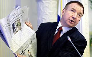 HAR SP�DD UNDERGANG I ET TI�R: Igor Panarin er professor i statsvitenskap, og underviser blant annet Russlands kommende diplomater. Panarin hevder at den amerikanske dr�mmen snart vil kollapse for godt. Foto: MISHA JAPARIDZE / AP / SCANPIX
