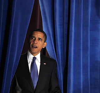 USAs SISTE PRESIDENT? Barack Obama er i hvert fall den 44. i rekken. Russiske Igor Panarin mener at Obama kommer til � erkl�re unntakstilstand, og at Russland og Kina deretter vil overta som ryggraden i en ny verdensorden. Foto: GERALD HERBERT / AP / SCANPIX