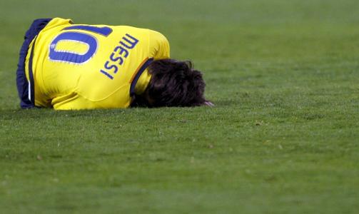 I FRITT FALL: Lionel Messi og Barcelona leder fortsatt serien, men har n� bare ett poeng p� de tre siste kampene. Foto: EPA