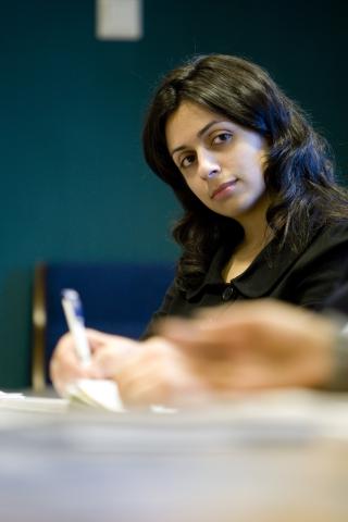 HIJAB-KUPPER? Politisk r�dgiver i Justisdpartementet Hadia Tajik. Foto: H�kon Mosvold Larsen / SCANPIX