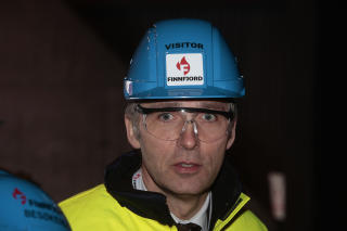 SM�AMPER: I formiddag var Stoltenberg klart presset og sm�amper. Senere p� dagen kom hum�ret. Foto: Hans Arne Vedlog/Dagbladet