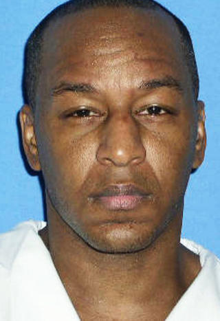 DREPTE FAMILIEFAR: Kenneth Wayne Morris drepte Jason Adams (63) under et ran for 18 �r siden. I natt ble han henrettet med giftspr�yte, etter at USAs h�yesterett hadde avsl�tt � utsette fullbyrdelsen av dommen. Foto: TEXAS' JUSTISDEPARTEMENT/AP