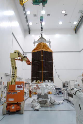 KEPLER: Teleskopet gj�res klart for oppskytinga natt til l�rdag, norsk tid. Foto: SCANPIX/AFP PHOTO/HO/NASA