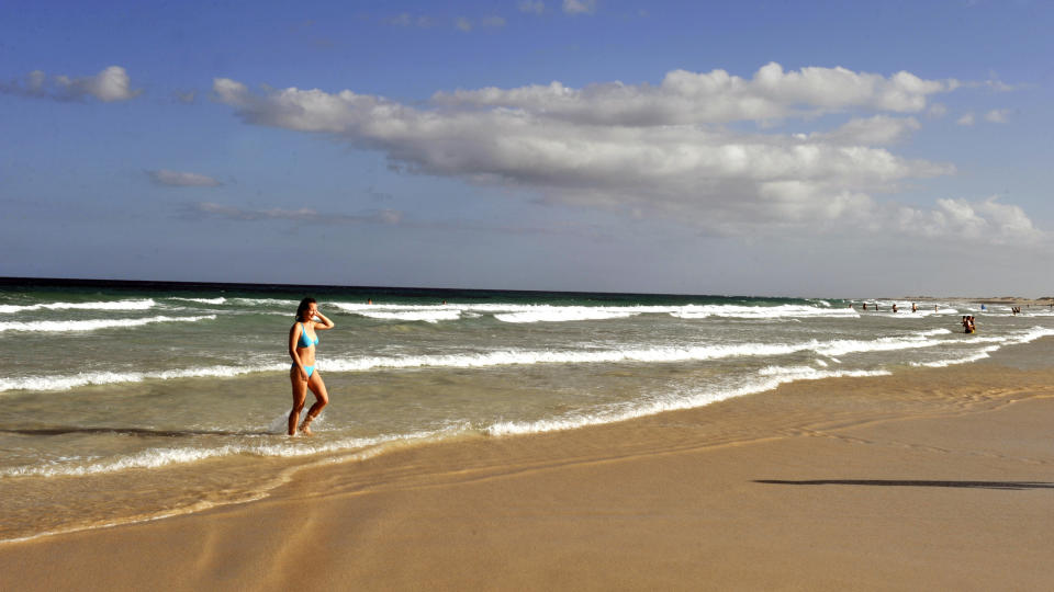 FUERTEVENTURA: Coralejo-stranden er en av de flotteste p� den nest st�rste Kanari�ya, som er kjent for milelange strender. Foto: John Terje Pedersen/DAGBLADET