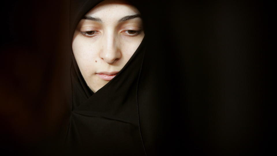 T�FFE FORHOLD: En av to kvinner i Irak utsettes for vold, og mange har ikke r�d til � la barna g� p� skole, if�lge ny rapport. ILLUSTRASJONSFOTO: Morteza Nikoubazl/REUTERS/Scanpix