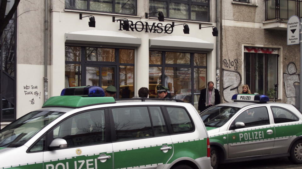BEVOKTES: N� er det Troms�s tur til � fronte nynazisme i Tyskland. Forrige l�rdag �pnet en ny butikk for Thor Steinar-kl�r i Berlin som b�rer ishavsbyens navn over inngangen.
Foto Nils Myklebost / SCANPIX