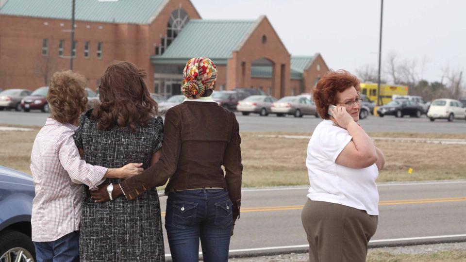 SORG: Seks personer skal ha blitt skadet, i tillegg til at pastoren ble drept. Foto: AP Photo/Edwardsville Intelligencer, Marci Winters-McLaughlin/Scanpix